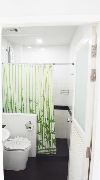 Angelina Guesthouse Patong Номер фото