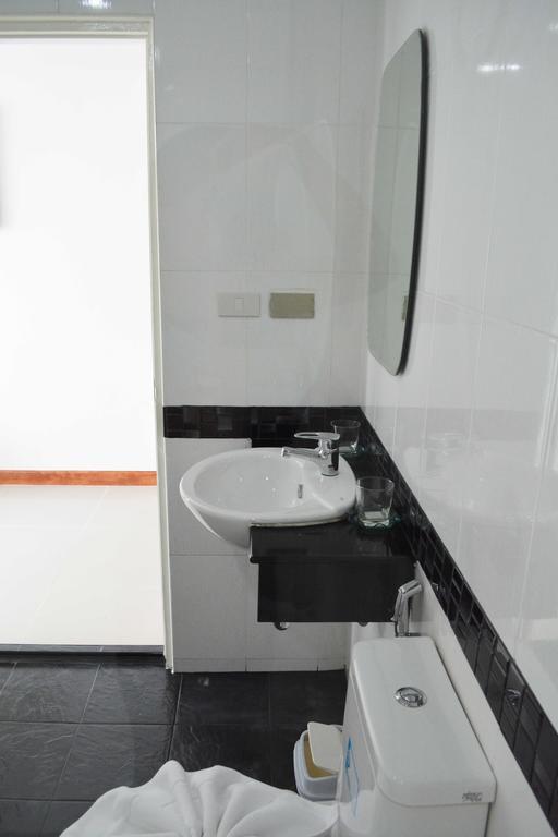 Angelina Guesthouse Patong Номер фото