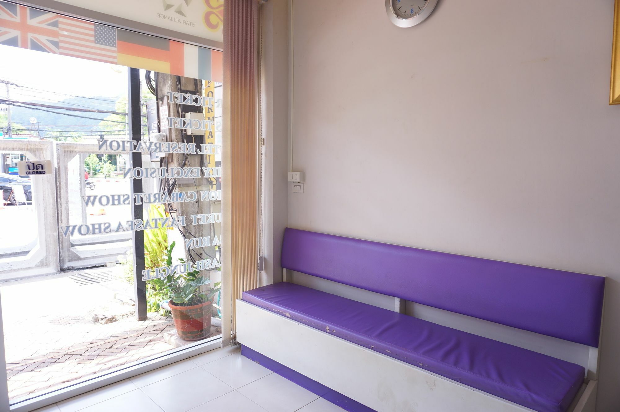 Angelina Guesthouse Patong Экстерьер фото